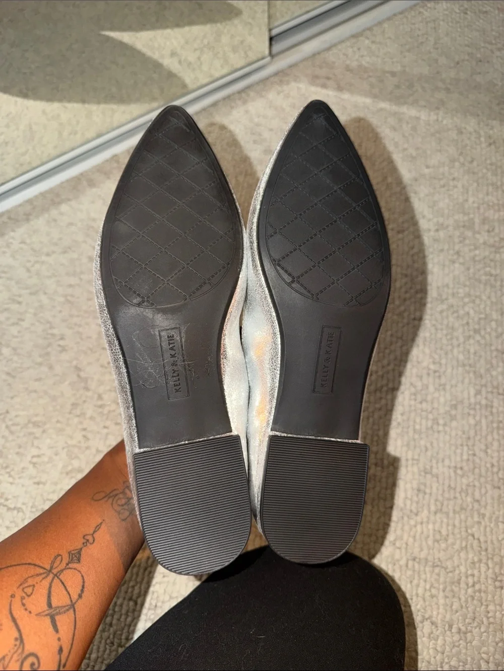 Silver Pointed-Toe Kelly & Katie Mary Jane Flats - Women's Sz 10